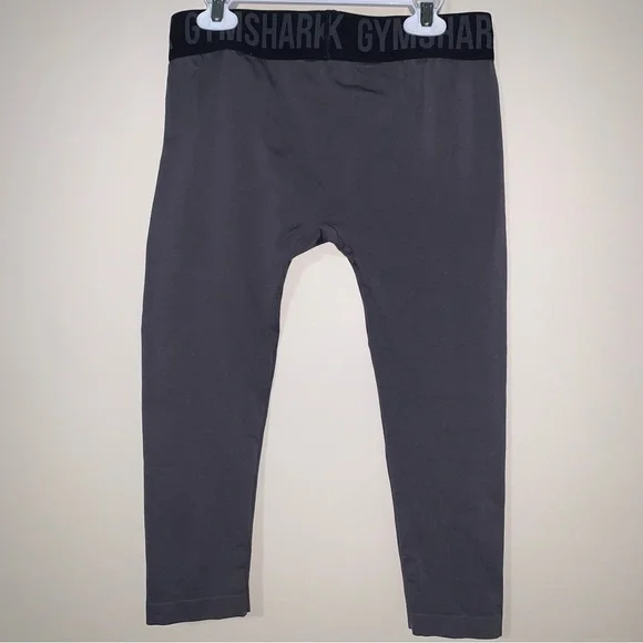 Gymshark Women's Black and Gray Fit cropped seamless Leggings size small EUC - Picture 6 of 6